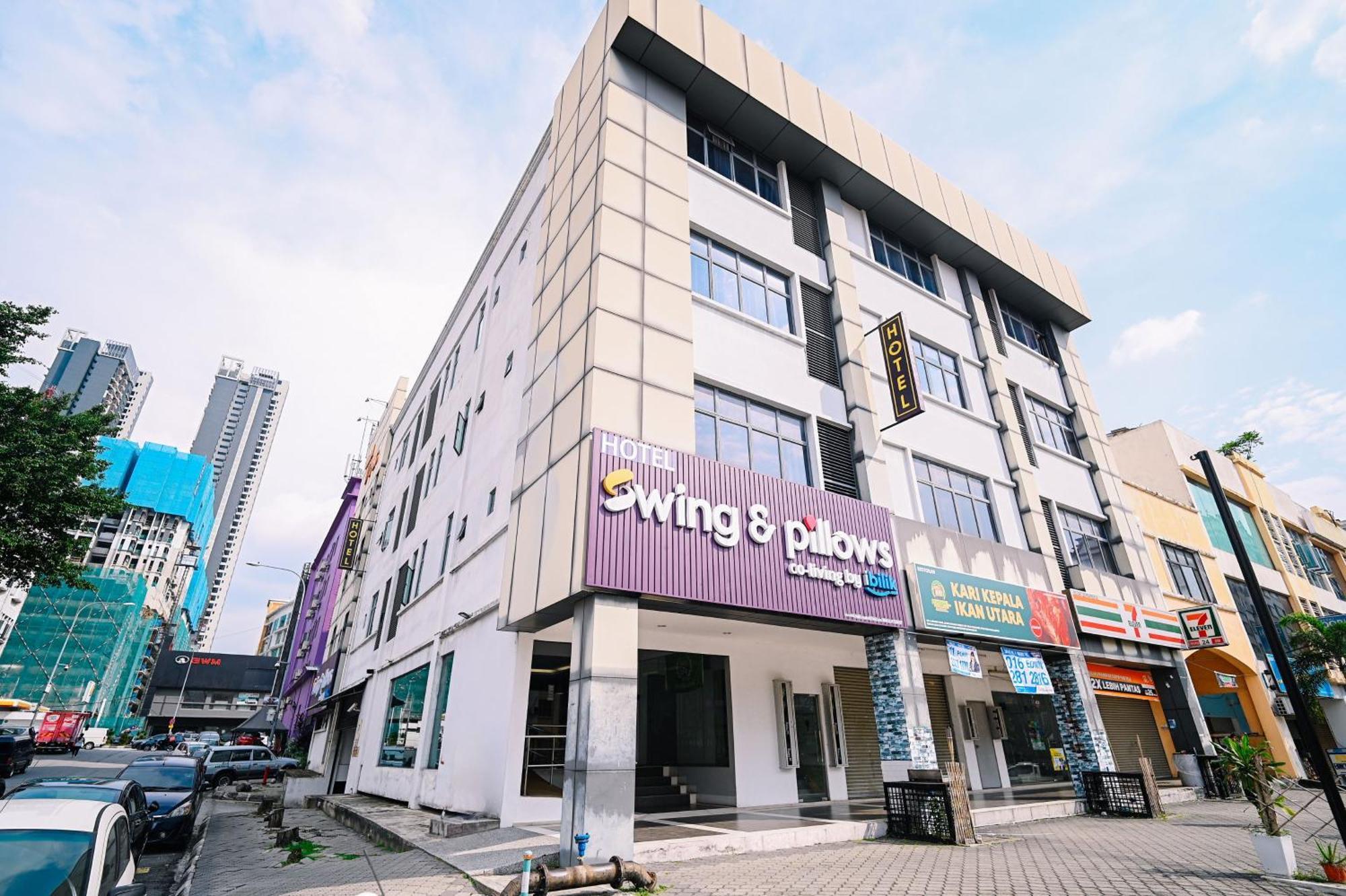 Swing & Pillows - Kl Sg Besi, Kuala Lumpur — Photos 2